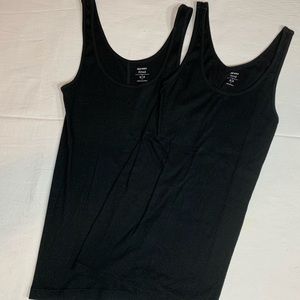 Set of 2 tank tops